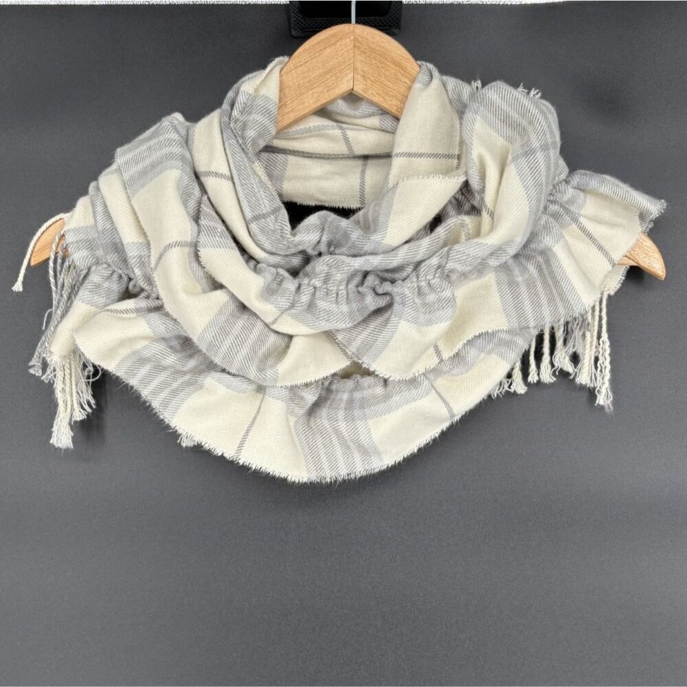 L.E.I. Women's Plaid Fringe Scruchy Scarf Gray & White Lightweight Soft Y2k